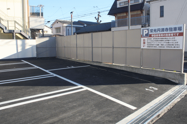 大型バスも駐車可能です