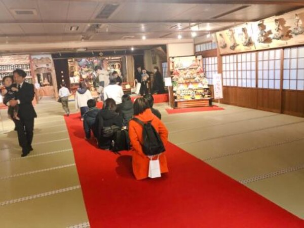 ひな祭りは多くの方のお参りがありましたよサムネイル