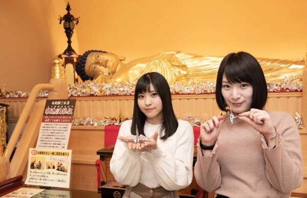 常光円満寺にアイドルが来寺サムネイル