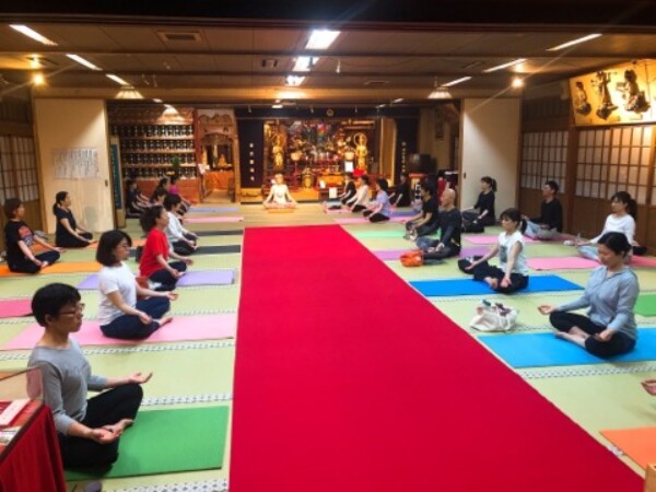 寺ヨガ開催　吹田：常光円満寺サムネイル