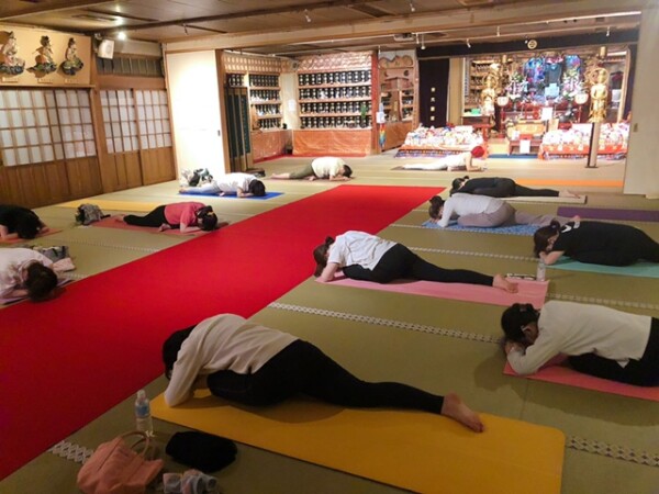 【寺ヨガ】今日は多くの方がご参加くださいました｜常光円満寺サムネイル