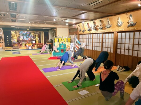 【寺ヨガ】今日はたくさんの方が参加くださいましたよ｜常光円満寺サムネイル