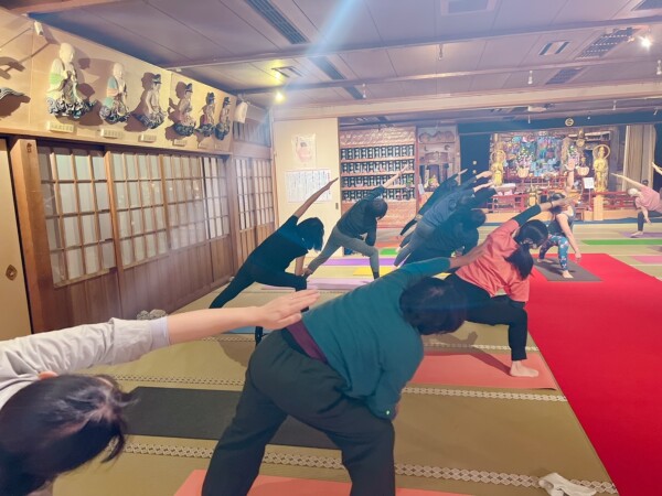 【寺ヨガ】綺麗になるヨガ｜常光円満寺（大阪）サムネイル