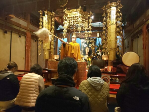 【寺ヨガ】今年最初の定例ヨガ。新春お清め祈祷も。｜常光円満寺（大阪吹田）サムネイル