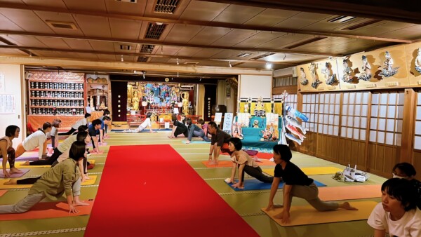 【寺ヨガ】キレイになるヨガ｜常光円満寺（大阪吹田）サムネイル