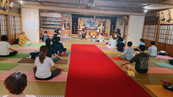 【寺ヨガ】大ハプニング！メイ先生が…｜常光円満寺（大阪吹田）サムネイル