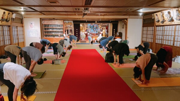 【寺ヨガ】真夏の108回太陽礼拝に向けて｜常光円満寺（大阪吹田）サムネイル