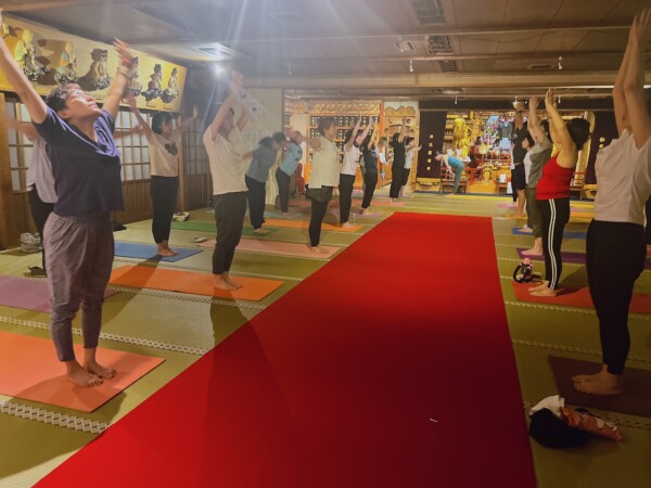 【寺ヨガ】真夏のチャリティー108回太陽礼拝へ向けて｜常光円満寺（大阪吹田）サムネイル