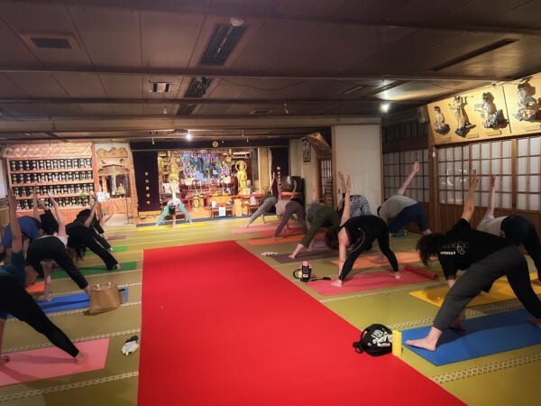 【寺ヨガ】ヨガの後は瞑想（阿字観）｜常光円満寺-大阪吹田サムネイル