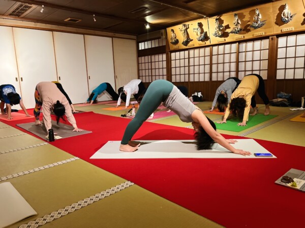 【寺ヨガ】チャリティイベント108太陽礼拝｜@常光円満寺サムネイル