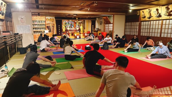 【寺ヨガ】美しい身体を作るツイストヨガ！｜常光円満寺（大阪吹田）サムネイル
