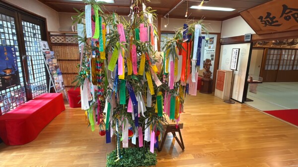 【七夕飾り】いよいよ明日が七夕！短冊のご祈祷も厳修｜常光円満寺（大阪吹田）サムネイル