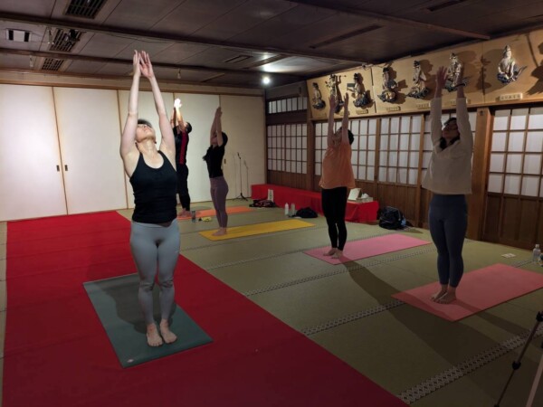 【寺ヨガ】真夏の108太陽礼拝｜常光円満寺（大阪吹田）サムネイル